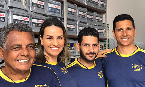 Equipe da Gustavo Baterias na loja